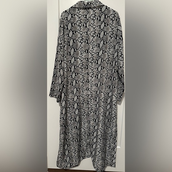SHEIN Snakeskin Duster Kimono - Picture 5 of 14